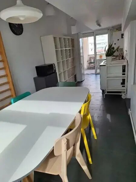 1 Mai Apartament de inchiriat - 5 camere, spatios si luminos - Zona 1 Mai