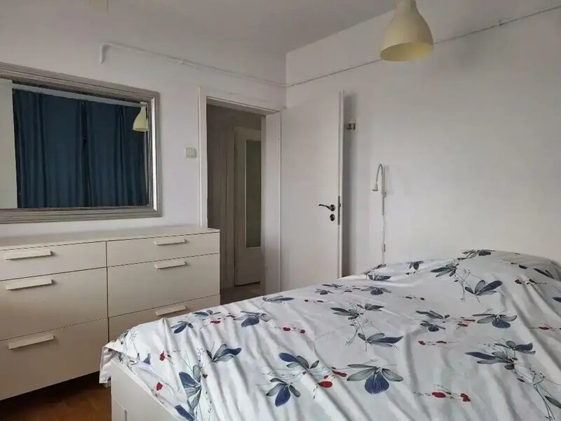 1 Mai Apartament de inchiriat - 5 camere, spatios si luminos - Zona 1 Mai