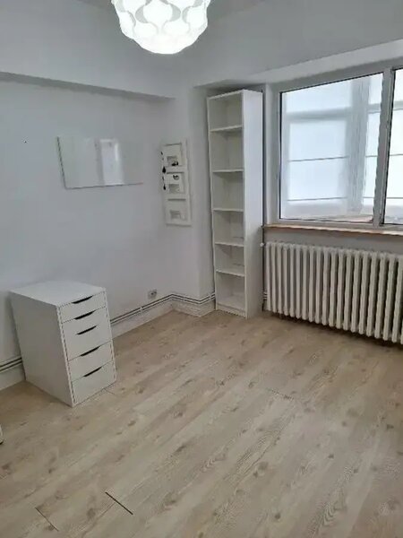 1 Mai Apartament de inchiriat - 5 camere, spatios si luminos - Zona 1 Mai